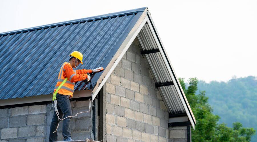Professional gutter cleaning in Four Lakes, WA